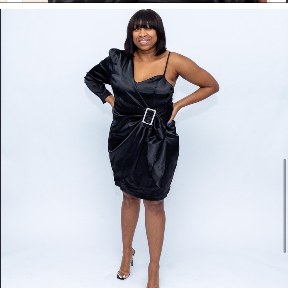 Elegant Black One-Shoulder Dress